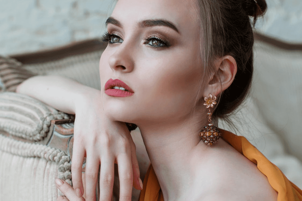 Airbrush makeup tricks for pros